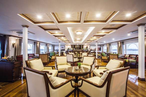 RV Ganges Voyager Lounge Bar ©CroisiEurope 12.jpg